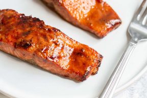 air-fryer-honey-garlic-salmon-01