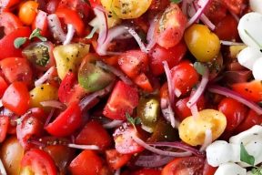 1200-Fresh-Tomato-Salad-SpendWithPennies-3-800x1200<em>Nero</em>AI<em>Image</em>Upscaler<em>Photo</em>Face (1)