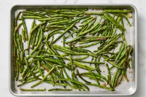229349-roasted-green-beans-ddmfs-step-04-3×4-1383-2-f096b152c1224c3ea2f8b0356aaf65cd