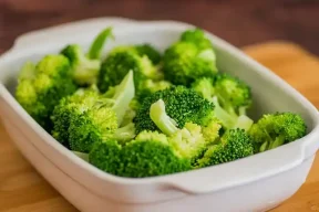 how-to-steam-broccoli-in-the-microwave-step-4