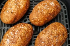 Air-Fryer-Baked-Potato-2-728×1092