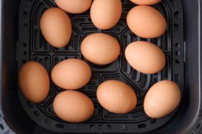 Air-Fryer-Boiled-Eggs-05