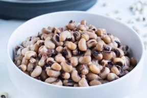 Instant-Pot-Black-Eyed-Peas-1